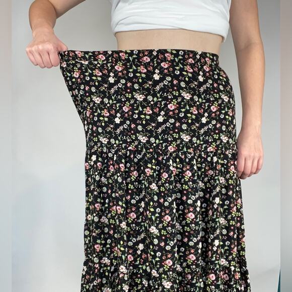 SO Large New with Tags High Rise Black & Pink Floating Floral Print Midi Skirt - Picture 6 of 10